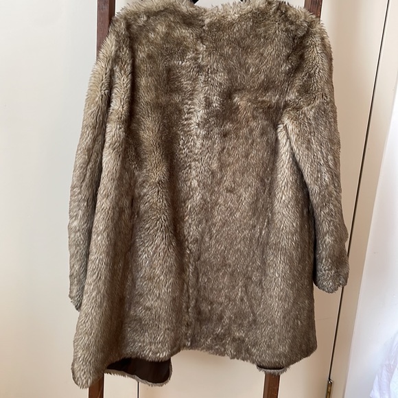 Faux Fur coat - Picture 3 of 3